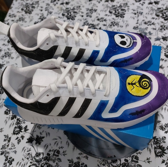 Cuastom addidas with Jack skellington - Picture 4 of 4